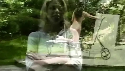 Mädchenschule: Heiße Lesbenaction im garten