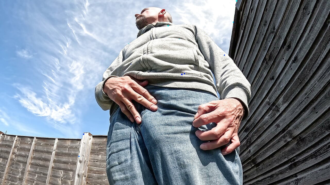 Wanking and Cumming Outside Friend's House Wearing Jeans - Rockardglans