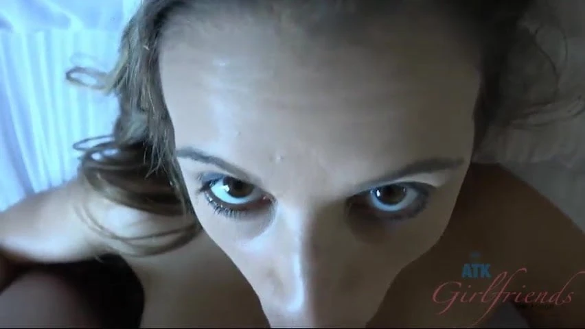Ashlynn Taylor bubliny a výstřik na obličej