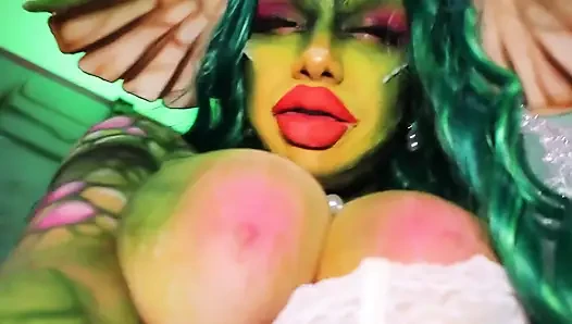 Gremlins | Ibu-ibu super sange ini suka banget dientot habis-habisan sama raksasa!! Greta Cosplay