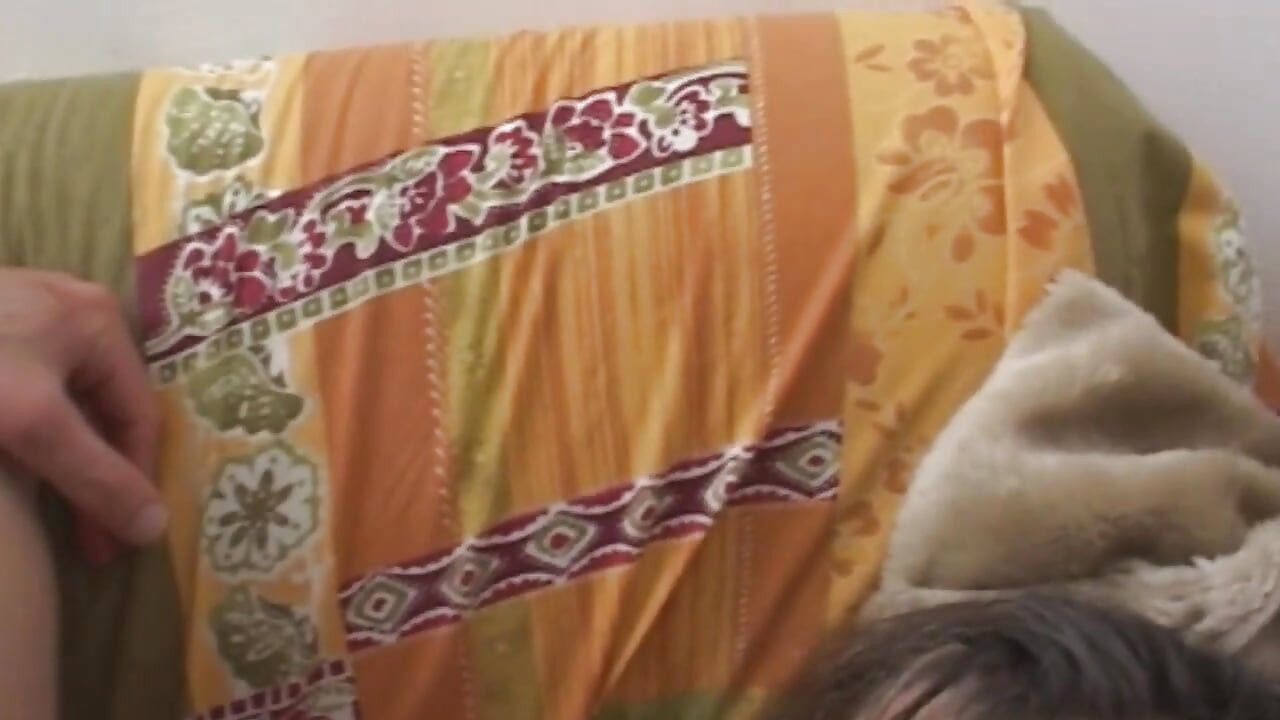 Amateur chunky girlgets fucked legs in the air