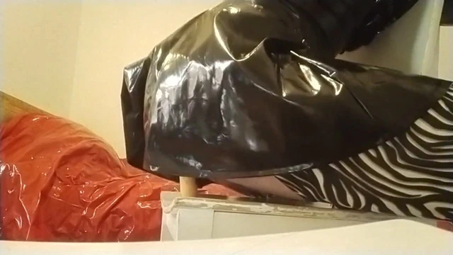Sissy first time dildo