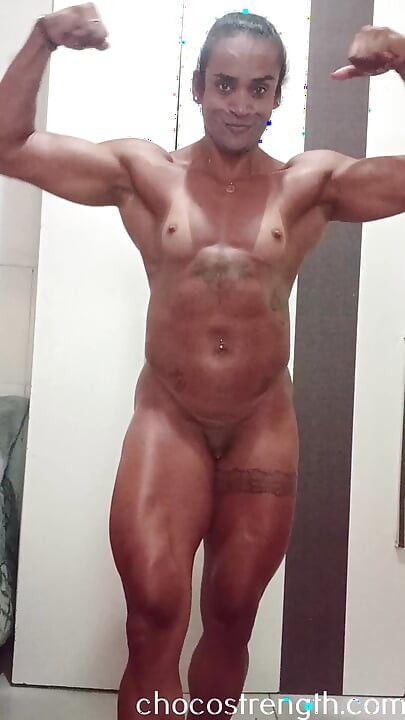 Είναι αυτό το σώμα milf αρκετά σφιχτό για να σας ενεργοποιήσει;