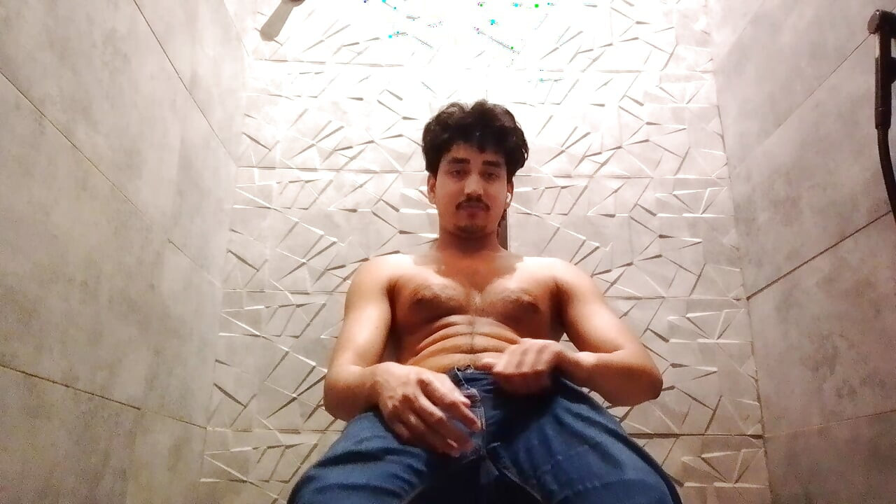 Pulling Foreskin Back and Forth and Cumshot - Uncut Cock Jerk off Close up