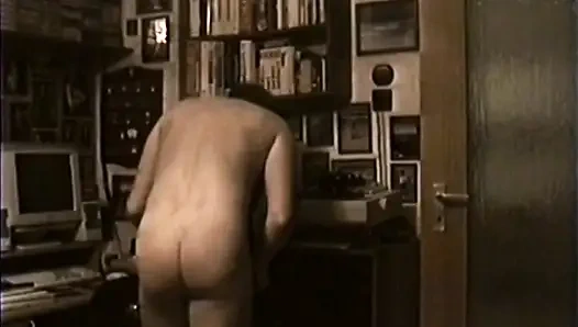 Aku bugil di video tua yang kutemukan