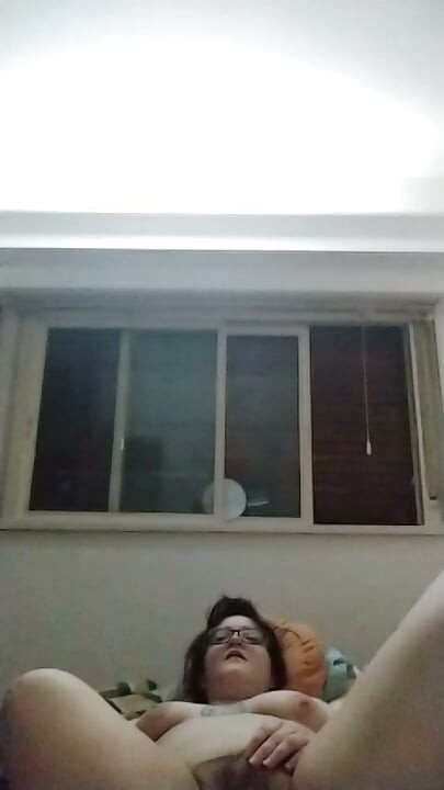 Kaksoisamputoitu masturboi sinulle