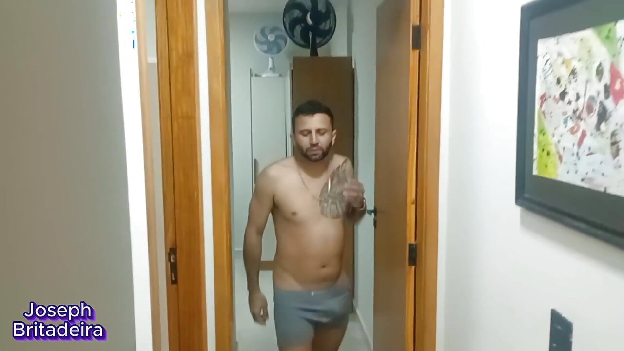 早上第一件事就是吃皇冠的屁股