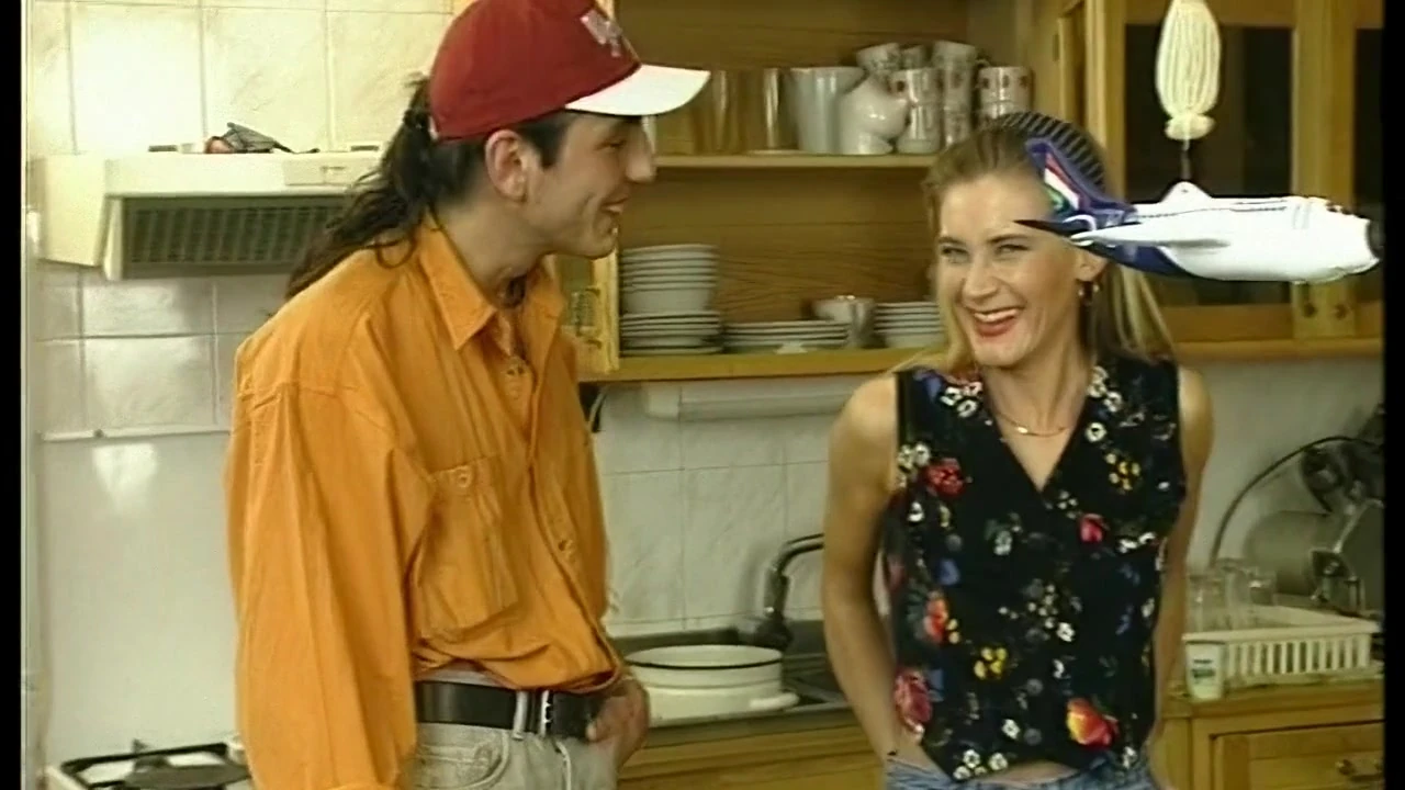 Zwei Typen machen in Disco Termin zum Ficken klar Retro