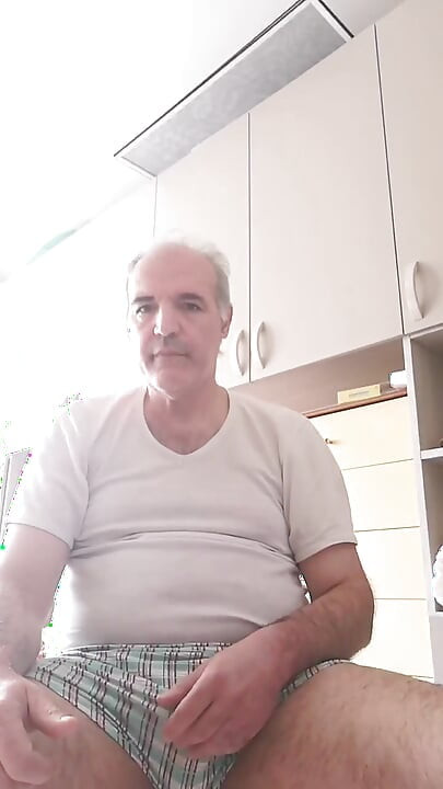 Esercizi Preliminari per Iniziare a Masturbarsi Con Piacere!