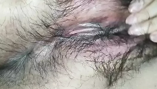 my boyfriend gives me a delicious pussy blowjob until he makes me wet
