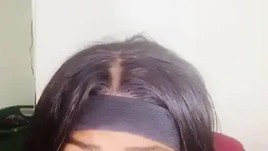 Dominikanermädchen masturbiert reich