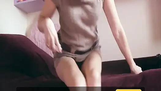 Meine müden nackten füße massieren und lotion