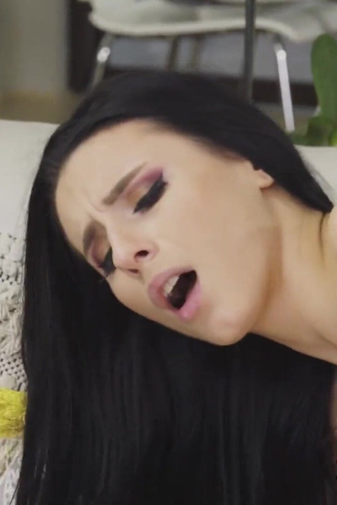 Nelly Kent ready to give the perfect birthday present to her man