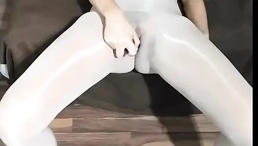 Yeni Dikişsiz Külotlu Çorabımla Sert Oynuyor Ve Fışkırtıyor