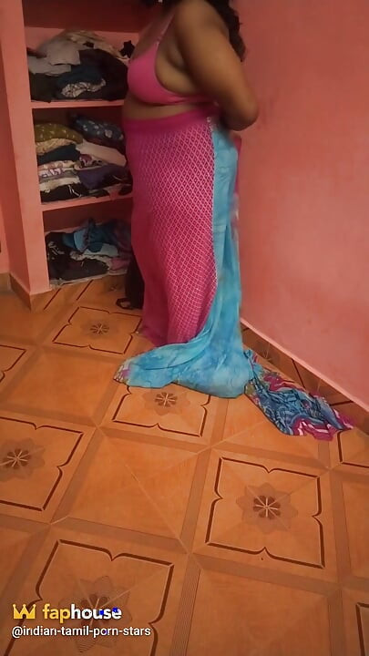 Saree vestindo para próxima sessão