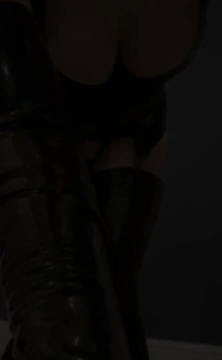 Fooling around in my new Black latex corselette