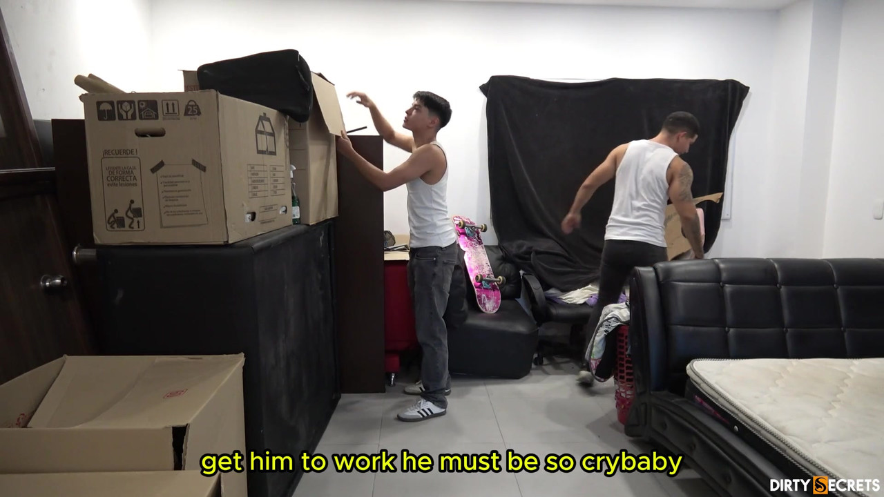 Lil timy和leo wild帮我搬家，最后我们玩了一次的热辣3P