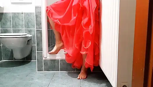 Selena'nın kırmızı etekli seks oyunları