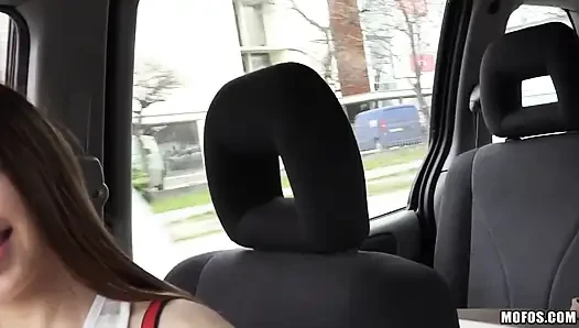 Strandedteens - Russische anhalterende russin fickt für eine fahrt
