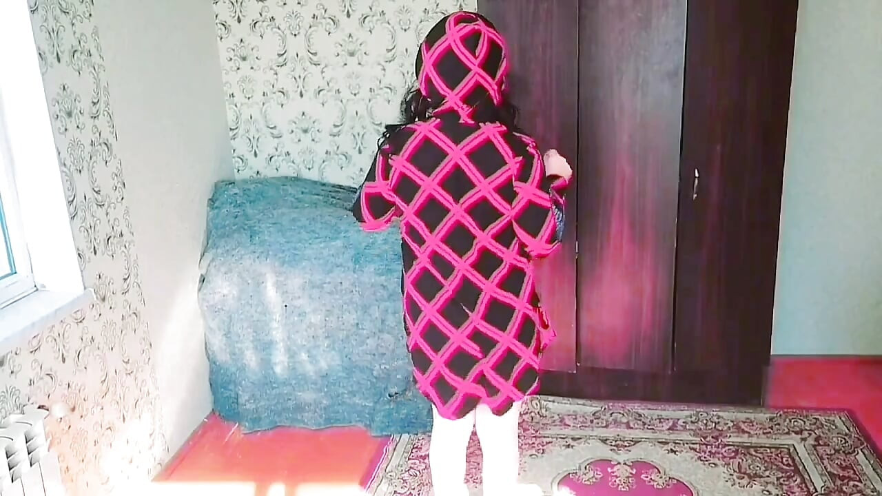 Cute shemale blowing a kiss to the camera