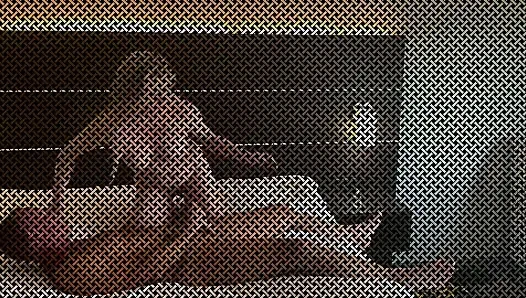 Alexandra - eine sexy barkeeperin öffnet ihren arsch nach ihrer schicht