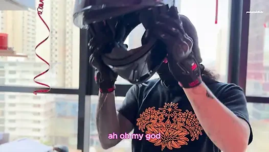 Erkek arkadaşım beni aldattı, ben de teslimat yapan adama götümü vereceğim ve sikini saklayacağım. Penektomi