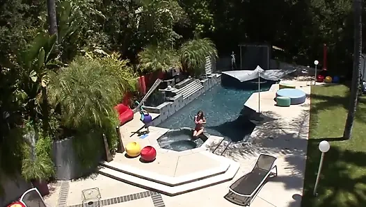 Dua toket besar, satu kontol besar