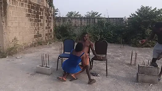 Di balik layar