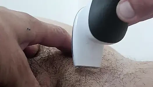 Shaving my wife's hairy cunt