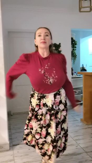 Fanny la abuela amor bailando