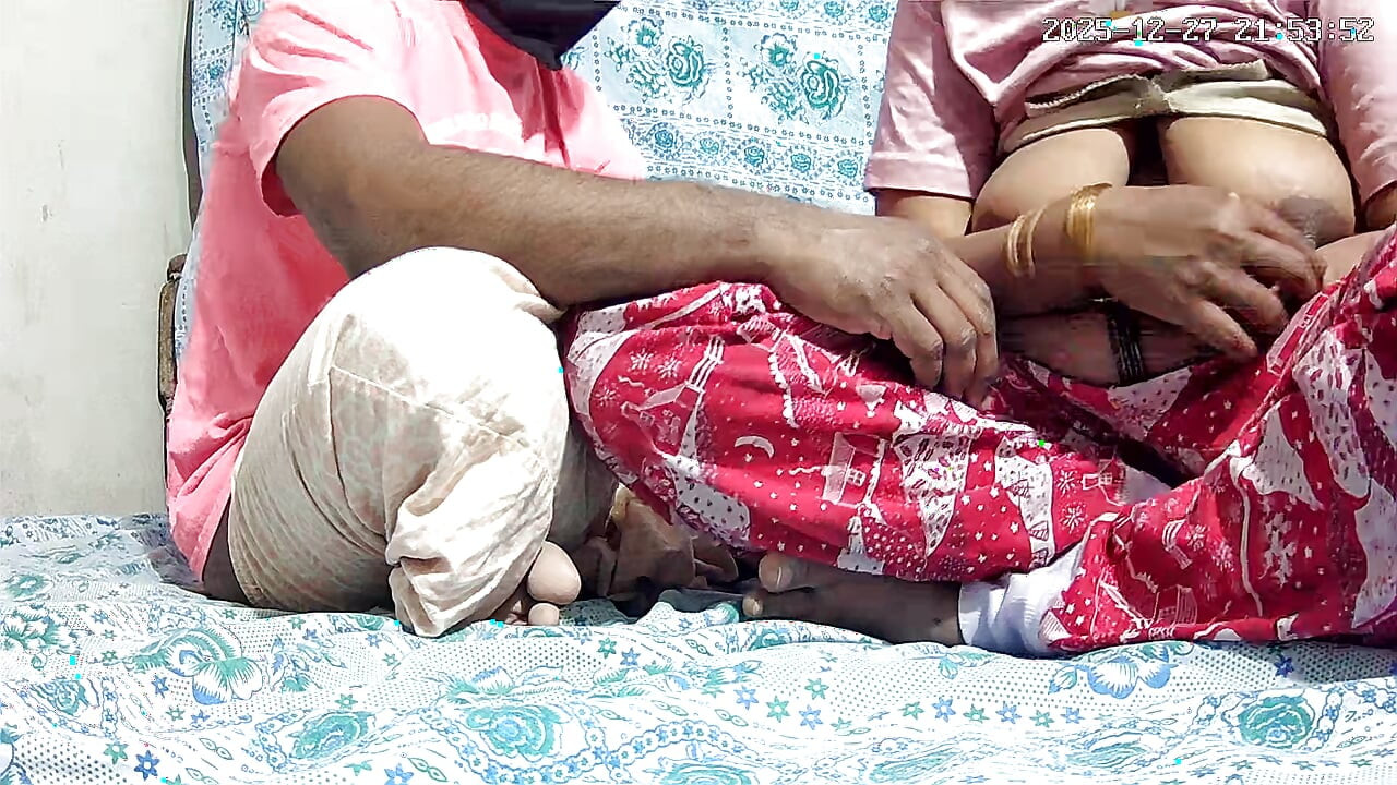 Minha meia-irmã entra no meu quarto sem avisar ... e acabamos fodendo duro 5