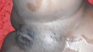 Sperm on the pig's belly, I fucked her with her feet after getting tired of inserting my dick