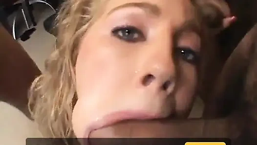 Грудастая секс-рабыня-блондинка принимает все, что может справиться