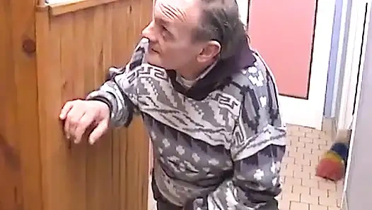 Dede kahyasını sikiyor