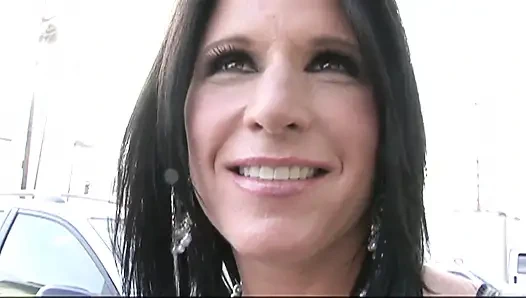 Kendra secrets ditemukan dalam perburuan tante girang antar ras nasional