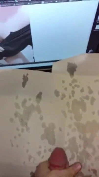 STRAIGHT MAN SHOOTS A HUGE LOAD