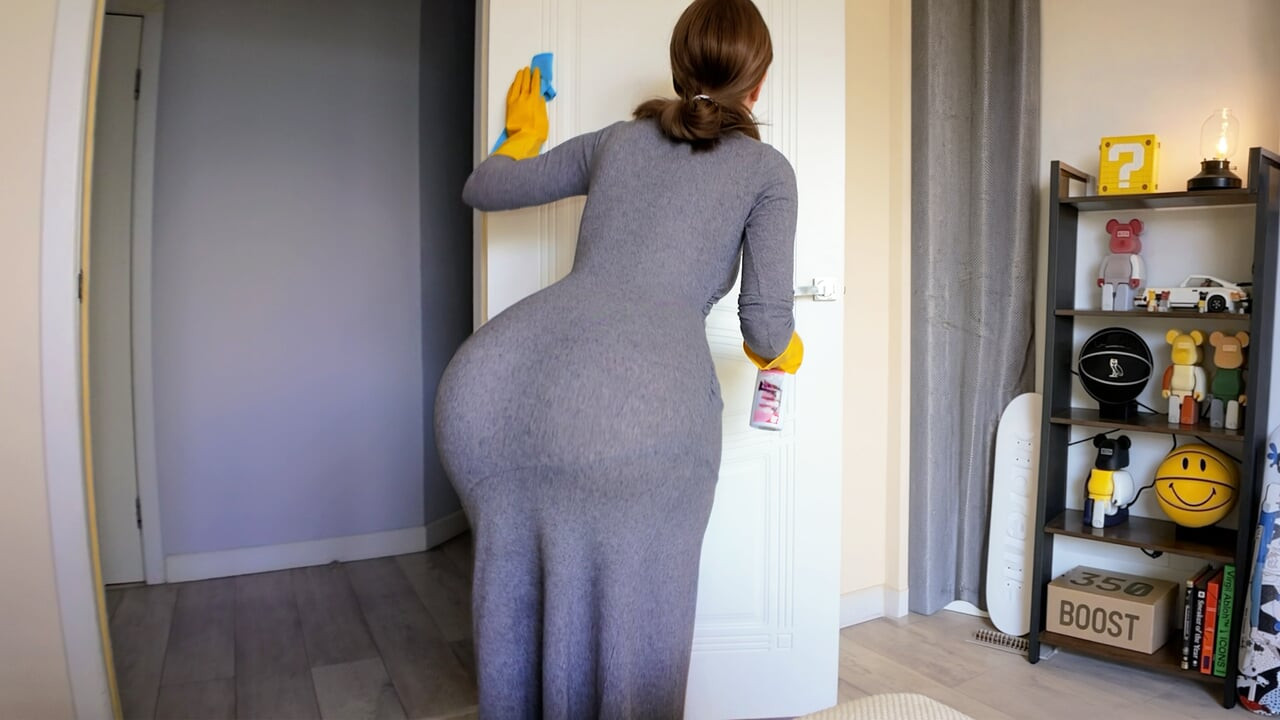 Step Mom accidentally caught Step Son with boner while morning cleaning