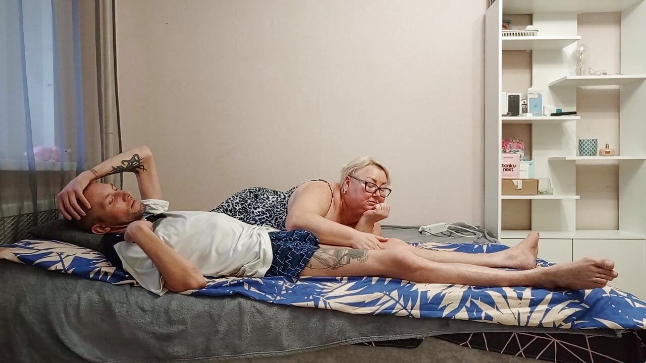 Svršavanje od pušenja maćehi u usta