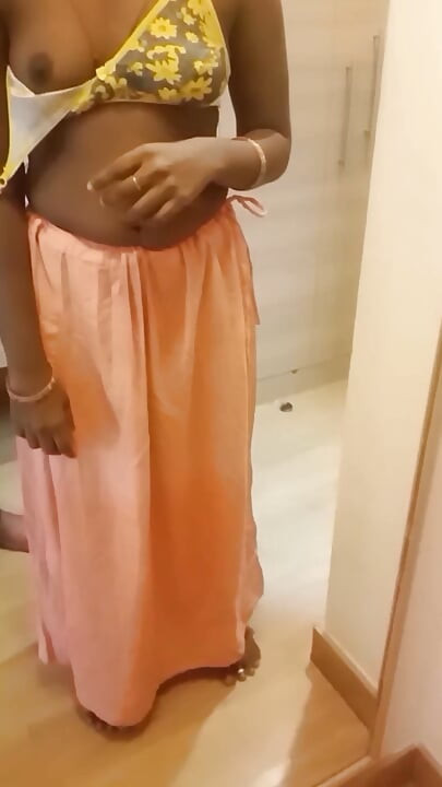 Zaproponowałem moją wielką czarną dupę starszemu szefowi na promocję mojego cuck hubby's - tamilski piesek anal! Indianhotwifex