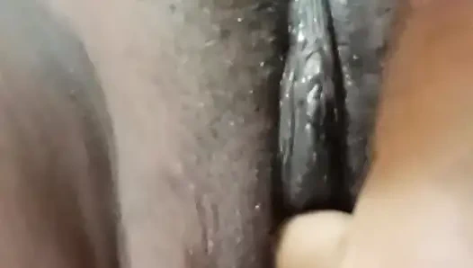 Gadis jomblo lagi asik fingering memek dan kenikmatannya