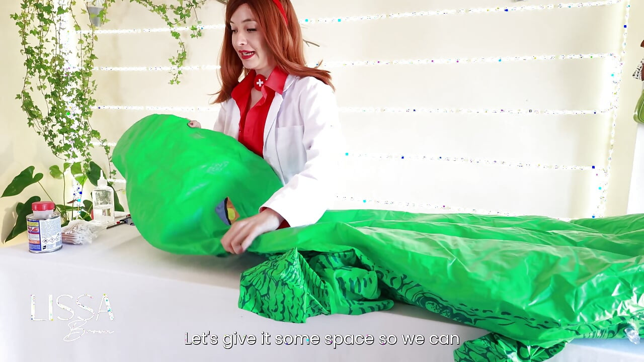 Cirugia De Cocodrilo Inflable, Enfermera Sfw