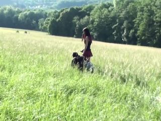 Lady Morgana esce con il suo cane