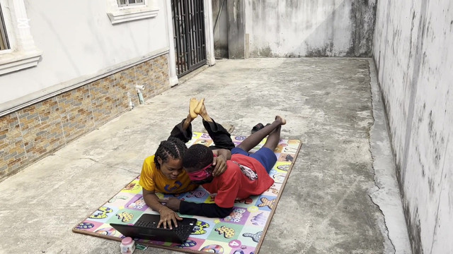 How I Met My Childhod Crush at My Gay Bestie Place Last Night