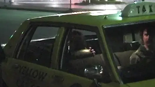 Versaute Taxifahrt: Heiße Action im Cab
