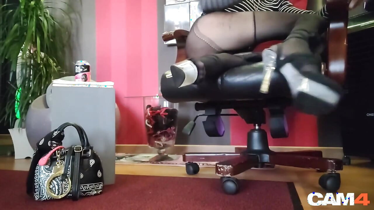 Seksi tajice, gaćice, staklene štikle. cam4 3sep25 vanessabitchx