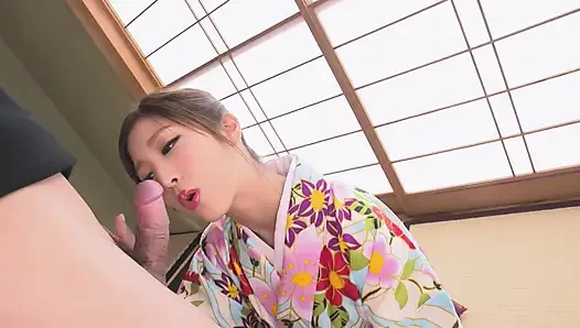 Manami yarak anında sakso çekmeyi seviyor kimono güzel emiri momota