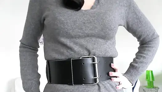 Oturma odasında kemer takma, bölüm 3, Lady Victoria Valente