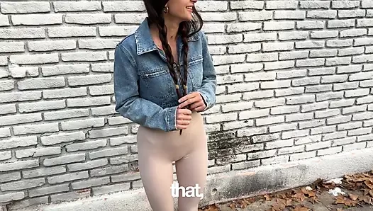 He offered the beauty a deal, but she couldn't refuse and spread her legs