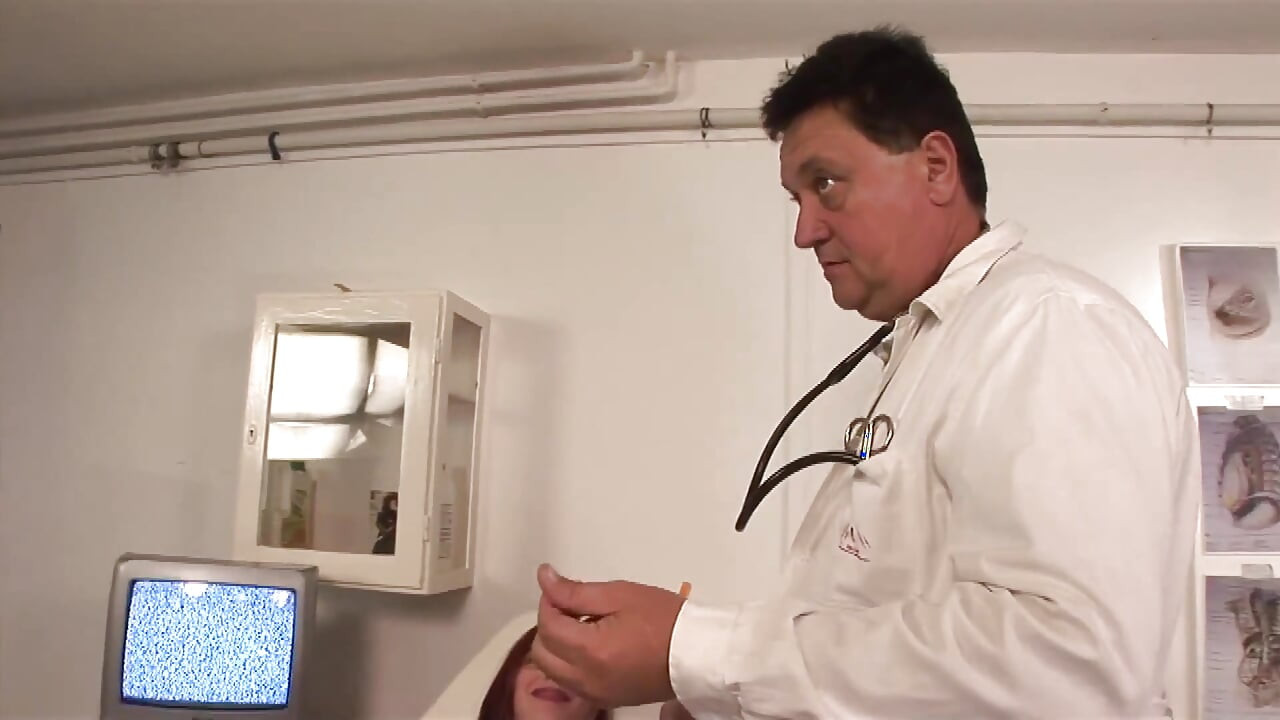 Degenerate redhead pregnant slut fuck in ambulatorium