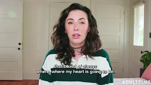 Casey Calvert zerstört die begehrte Sammlung eines Fans! | Pornostar-Interview | Erwachsenenzeit